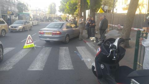הולכת רגל נפגעה מרכב פרטי - חדשות בפתח תקווה