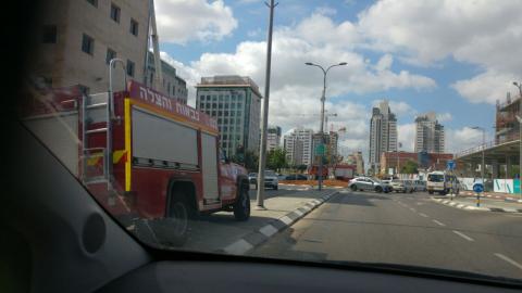 שריפה פרצה בבניין משרדים ברחוב - חדשות בפתח תקווה
