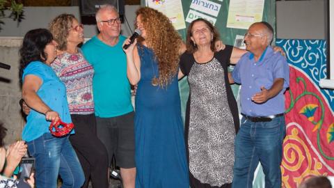 שירה בחצר - תרבות ופנאי בפתח תקווה