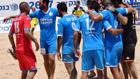 קבוצת הכדורגל חופים של הפועל - ספורט בפתח תקווה