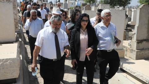 "חייבים לפתוח את הקברים של - חדשות בפתח תקווה