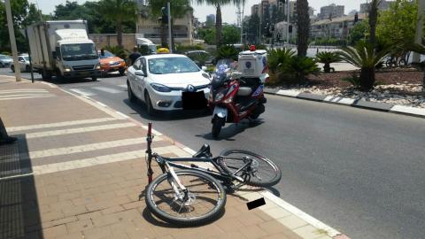 נער נפצע בינוני ונהג מונית - חדשות בפתח תקווה
