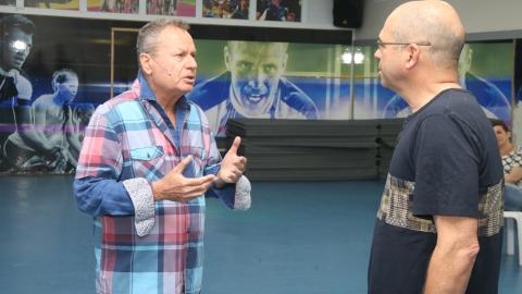על מה שוחחו בראבא וברוורמן? - חיי זוהר בפתח תקווה