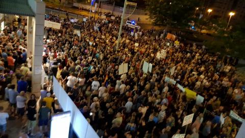 אלפים במחאה במוצ"ש ובהם דפני - חדשות בפתח תקווה