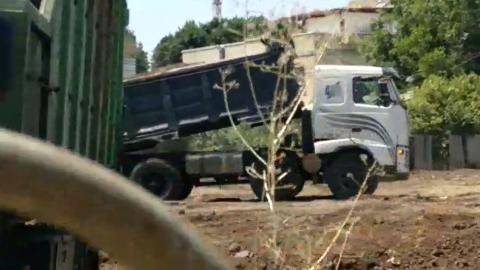 שוב נלכדה משאית שופכת פסולת - איכות הסביבה וחזות העיר בפתח תקווה
