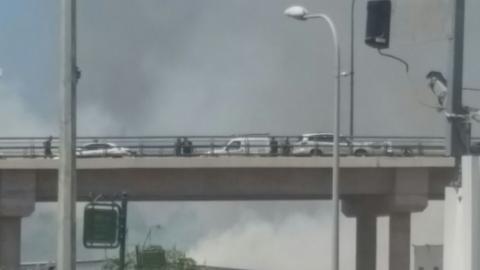 ברגעים אלו: שריפה פרצה באיזור - חדשות בפתח תקווה