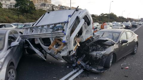2 פצועים קל בתאונת שרשרת - חדשות בפתח תקווה