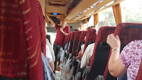 ראש העיר מדריך גמלאים על - חדשות בפתח תקווה