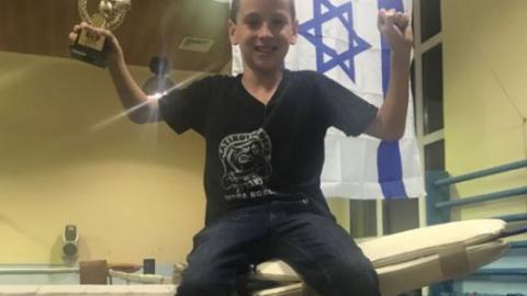 לירון טנא אלוף באגרוף - קהילות בפתח תקווה