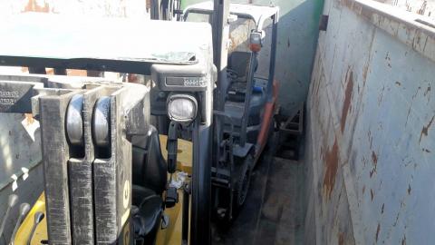 פרץ לבית עסק בפ"ת וגנב - חדשות בפתח תקווה