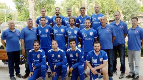 הכדור בידיים שלהם: הפועל פ"ת - ספורט בפתח תקווה