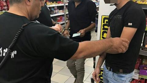 נעצרו שוהים בלתי חוקיים בכפר - חדשות בפתח תקווה