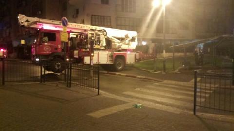 לפנות בוקר: שריפה בבניין ברחוב - חדשות בפתח תקווה