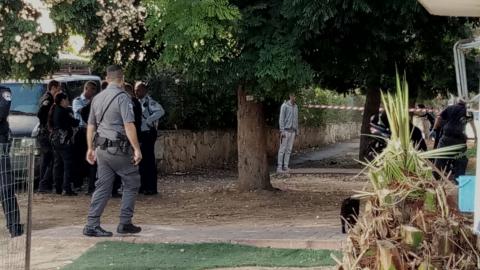 אופנוע עולה באש ברחוב קרול - חדשות בפתח תקווה