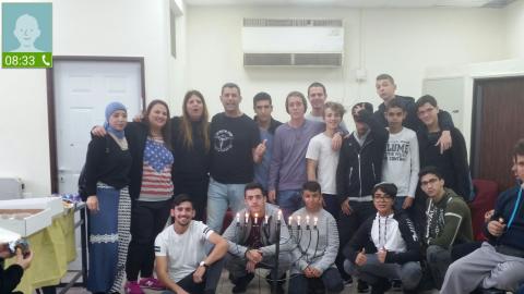תלמידים מתיכון אדר מפ"ת אירחו - חינוך בפתח תקווה