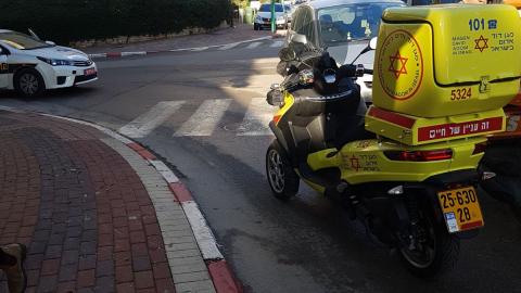 רוכבת אופניים חשמליים נפצעה באורח - חדשות בפתח תקווה