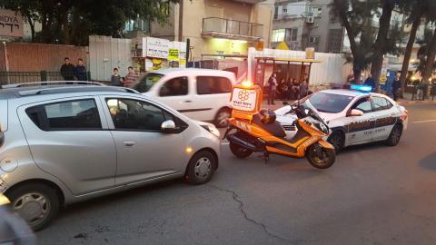 הולך רגל נפצע בינוני מפגיעת - חדשות בפתח תקווה