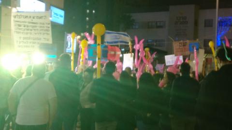 פרופ' ירון זליכה בכיכר גורן - חדשות בפתח תקווה