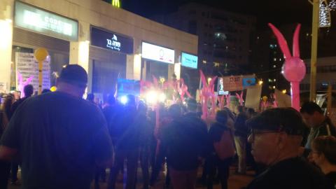 פרופ' ירון זליכה בכיכר גורן - חדשות בפתח תקווה