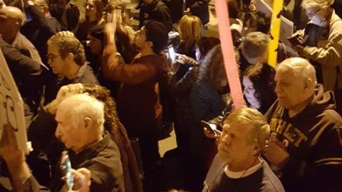 המפגינים שרו ליועמ"ש סמוך - חדשות בפתח תקווה