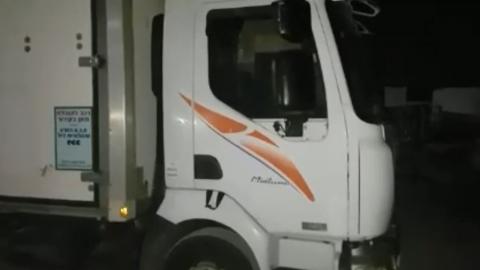 נעצרה משאית עם 14 עגלות - צרכנות בפתח תקווה