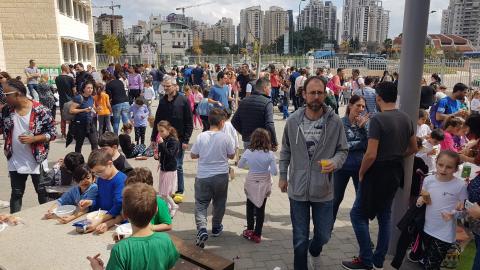 יריד אביב- בית חינוך ע"ש - קהילות בפתח תקווה