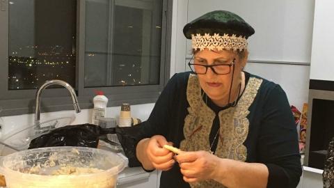 במשפחת קדוש שטיבלמן נערכים למימונה: - קהילות בפתח תקווה
