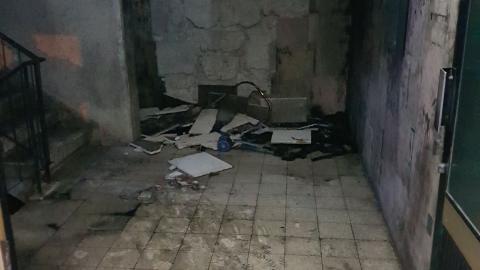 שריפה בחדר מדרגות של בניין - חדשות בפתח תקווה