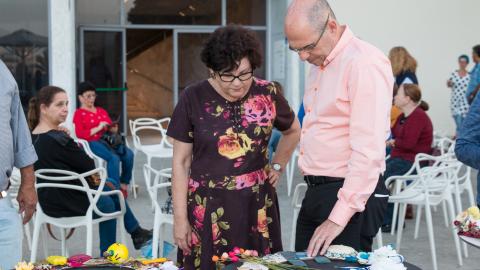 מייצג אמנות לקראת יום הזיכרון: - קהילות בפתח תקווה