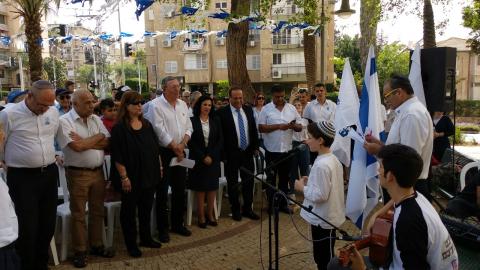 טקס לזכר חללי לוחמי המחתרות - קהילות בפתח תקווה