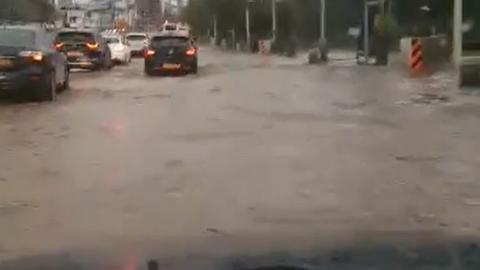 בדרך כלל רחוב ז'בוטינסקי מוצף - חדשות בפתח תקווה