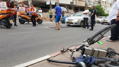רוכב אופניים חשמליים נפצע בינוני - חדשות בפתח תקווה