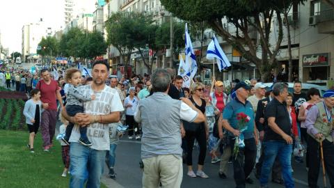 צעדת הניצחון של הוטרנים במרכז - קהילות בפתח תקווה