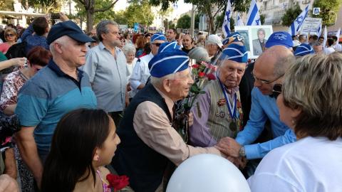 צעדת הניצחון של הוטרנים במרכז - קהילות בפתח תקווה