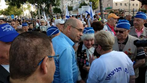 צעדת הניצחון של הוטרנים במרכז - קהילות בפתח תקווה