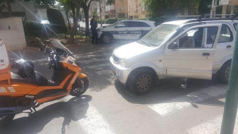 הולכת רגל נפצעה קל מפגיעת - חדשות בפתח תקווה