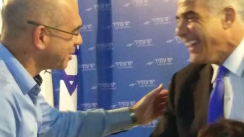 לפיד: יש פיל בחדר הזה - בחירות  2018 בפתח תקווה