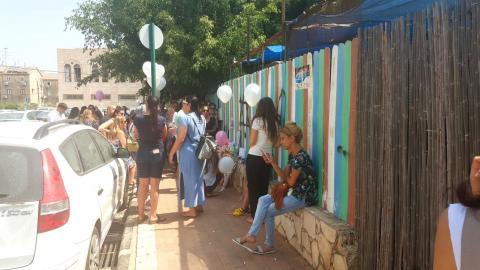 הפגנה של דמעות: עשרות תושבים - חדשות בפתח תקווה