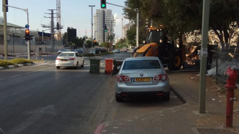 נהרס מבנה שחסם את התנועה - חדשות בפתח תקווה