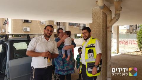 פעוט בן שנתיים ננעל ברכב - חדשות בפתח תקווה