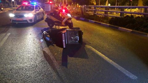 הולכת רגל נפצעה קל ורוכב - חדשות בפתח תקווה