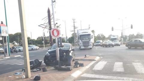 נהג בגילופין, התנגש ברמזור, רישיונו - חדשות בפתח תקווה