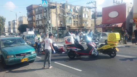 אישה נפצעה בינוני מפגיעת רכב - חדשות בפתח תקווה