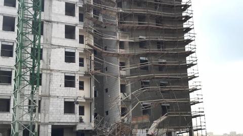 פיגומים קרסו מגובה של כ-12 - חדשות בפתח תקווה