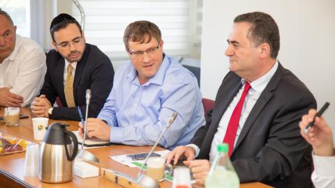 שר התחבורה כץ בפגישה עם - חדשות בפתח תקווה