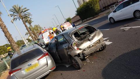 נהגת רכב נפצעה בתאונת דרכים - חדשות בפתח תקווה