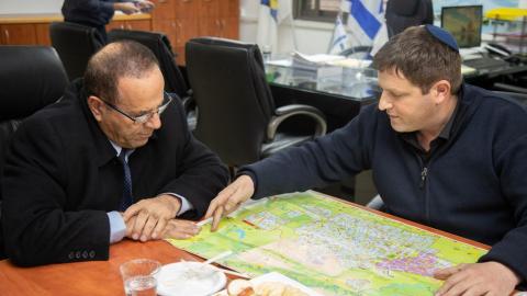 השר איוב קרא: "אדאג אישית - חדשות בפתח תקווה