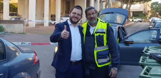 פעוט בן שנה ננעל ברכב - חדשות בפתח תקווה