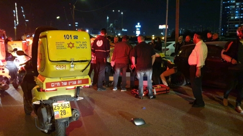 גבר ואישה נפצעו מפגיעת רכב - חדשות בפתח תקווה