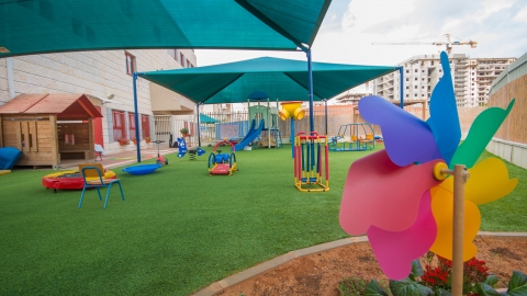עוכבו לחקירה 2 סייעות בגן - חדשות בפתח תקווה
